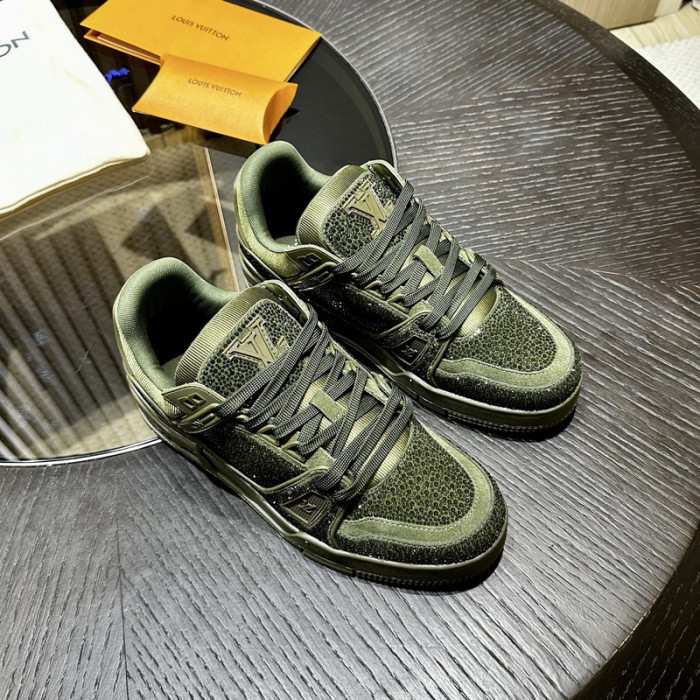 LV snekaers 148