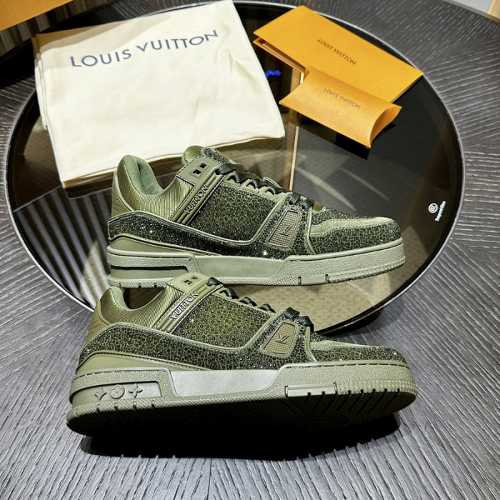 LV snekaers 148