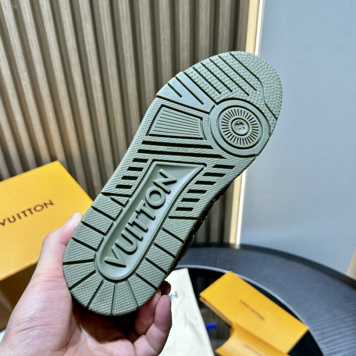 LV snekaers 148
