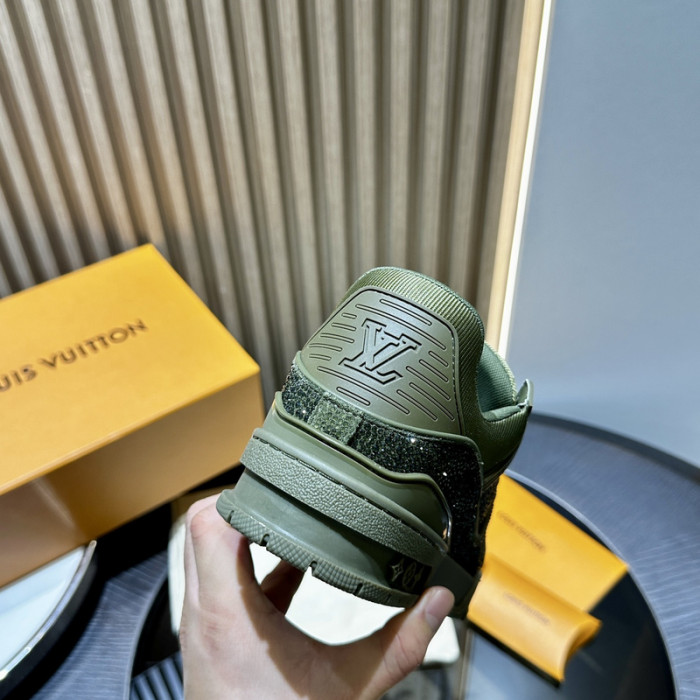 LV snekaers 148