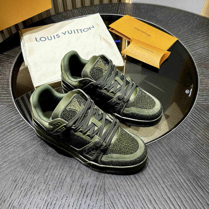 LV snekaers 148