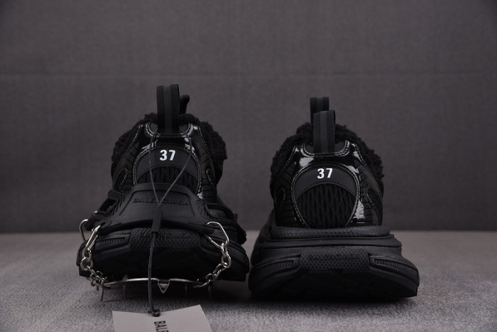 BALENCIAGA 08
