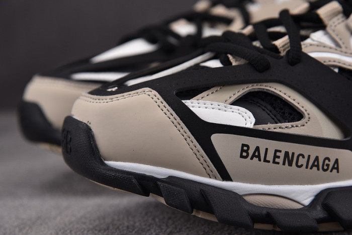 BALENCIAGA 17