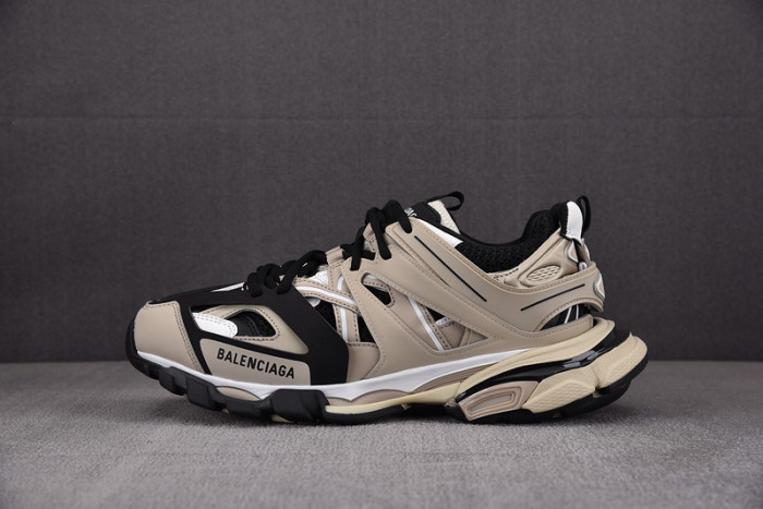 BALENCIAGA 17