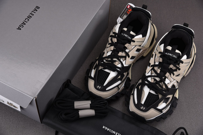 BALENCIAGA 17