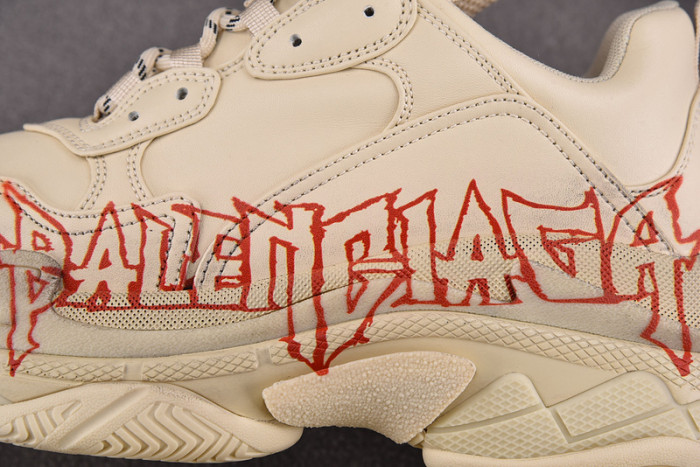 BALENCIAGA 06