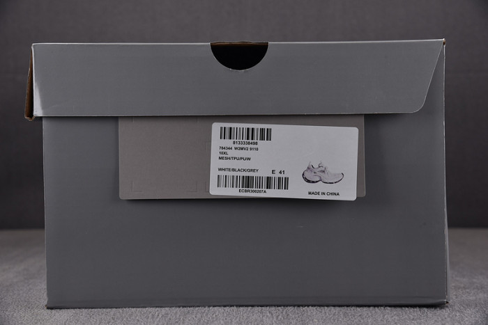 BALENCIAGA 02