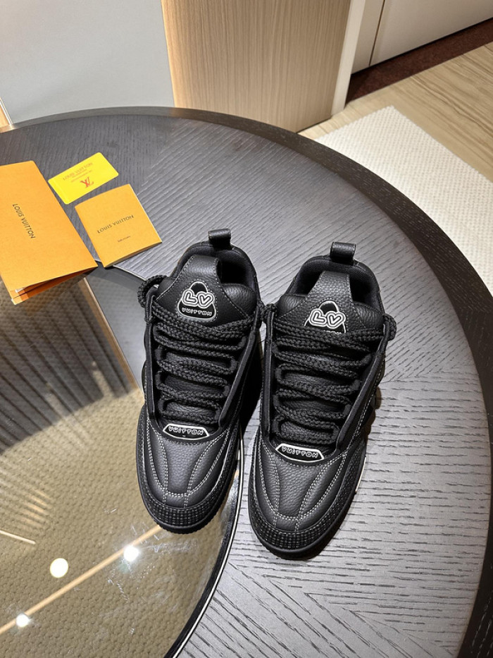 LV snekaers 204