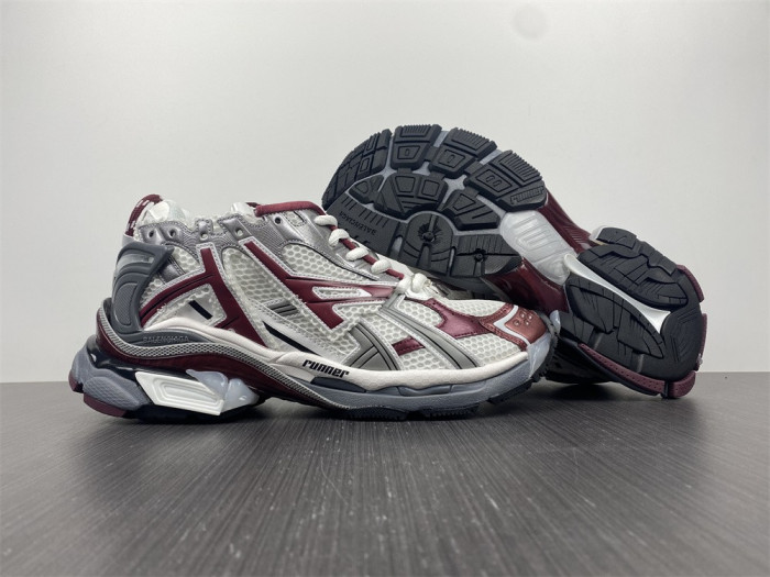 SNEAKER RUNNER 23