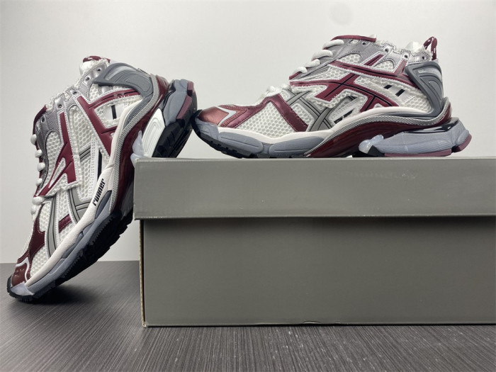 SNEAKER RUNNER 23