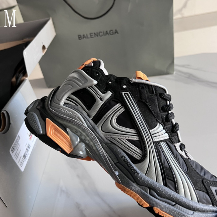 SNEAKER RUNNER 37