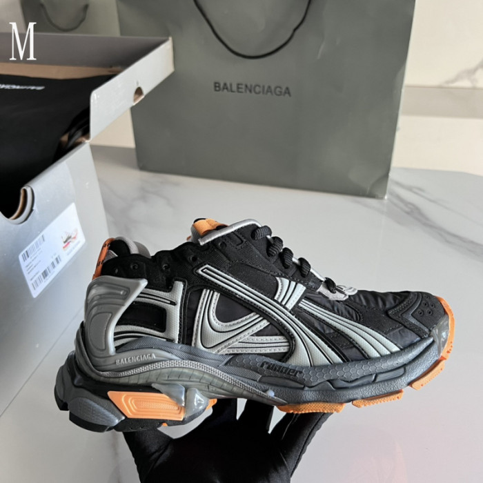 SNEAKER RUNNER 37