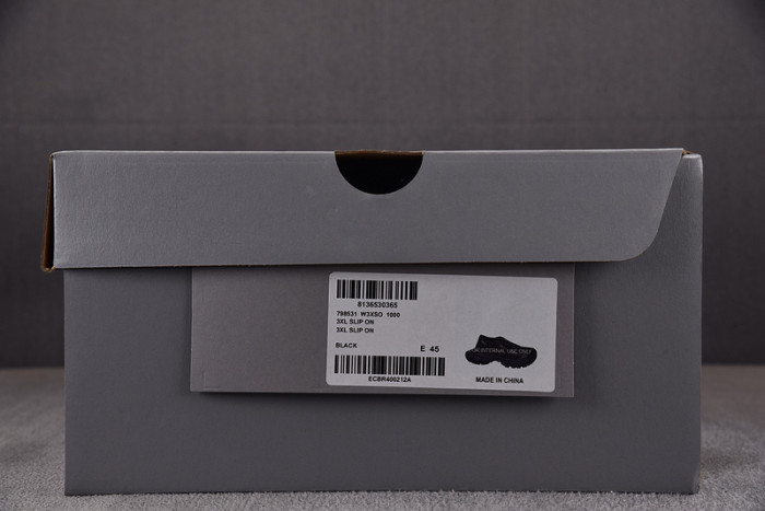 BALENCIAGA 3XL 32
