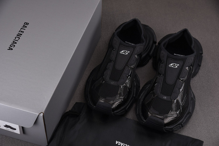 BALENCIAGA 3XL 32