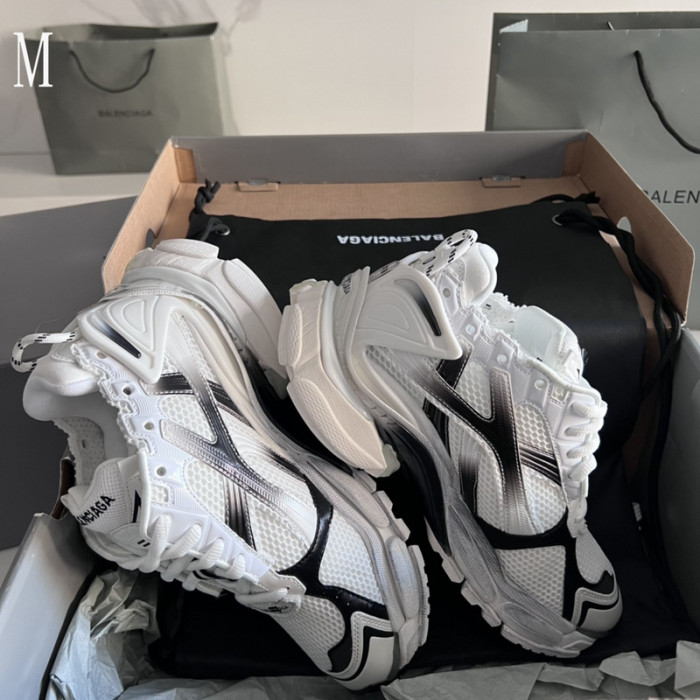 SNEAKER RUNNER 38