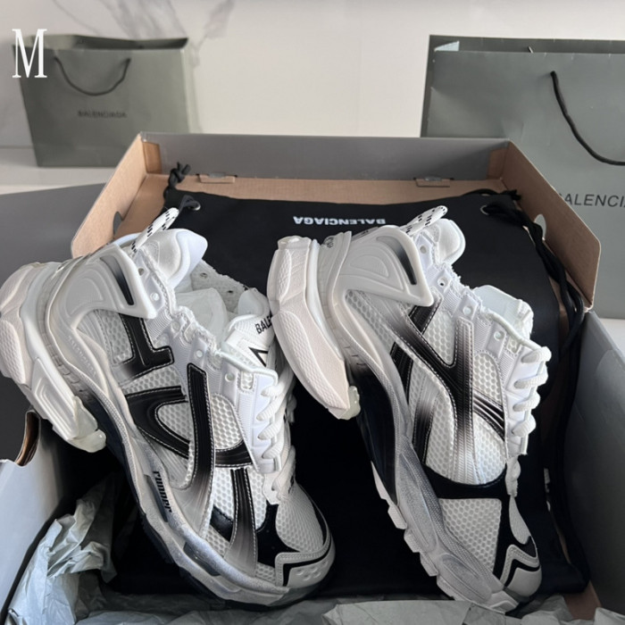 SNEAKER RUNNER 38