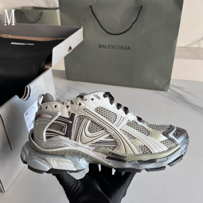 SNEAKER RUNNER 39