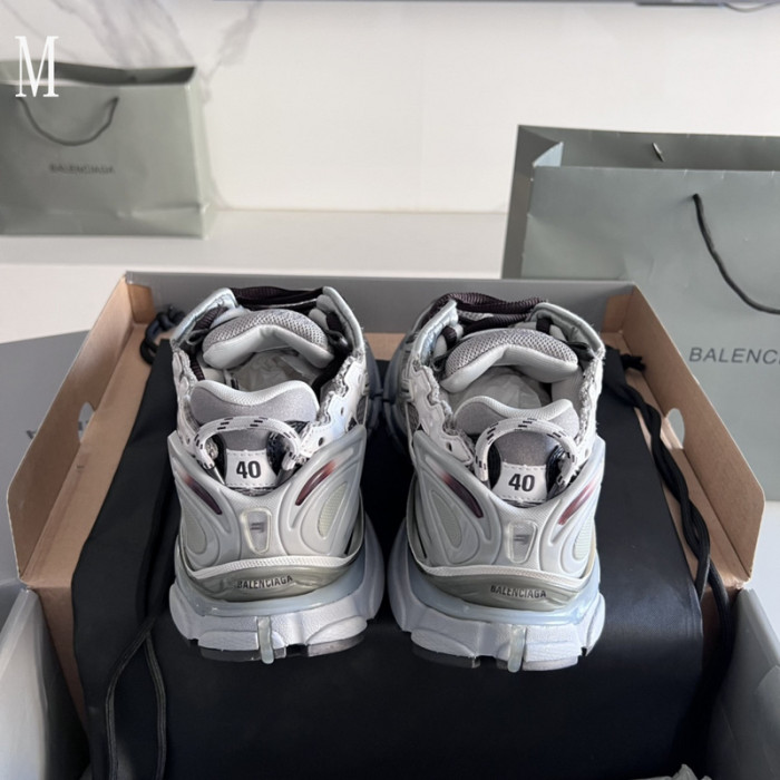 SNEAKER RUNNER 39