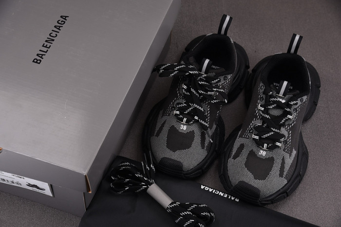 BALENCIAGA 3XL 31