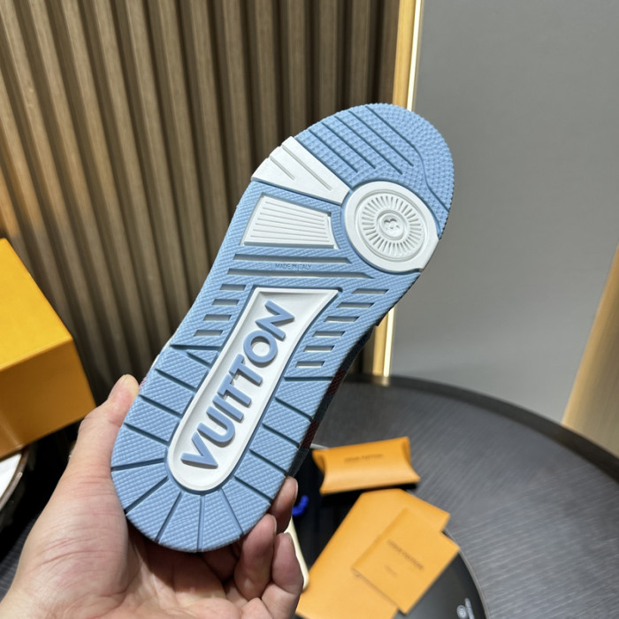 LV snekaers 133