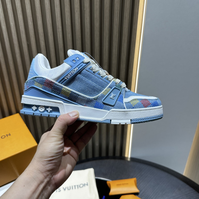 LV snekaers 133