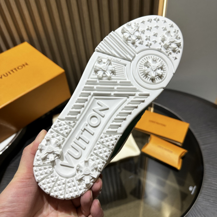 LV snekaers 155