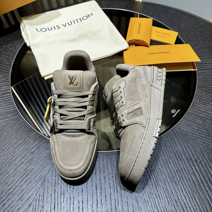 LV snekaers 147