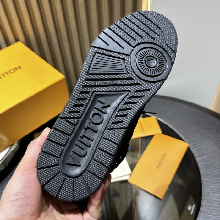 LV snekaers 154