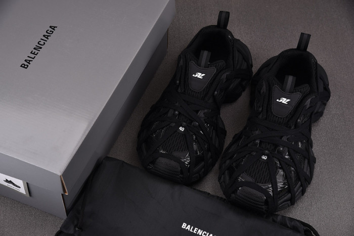 BALENCIAGA 3XL 52