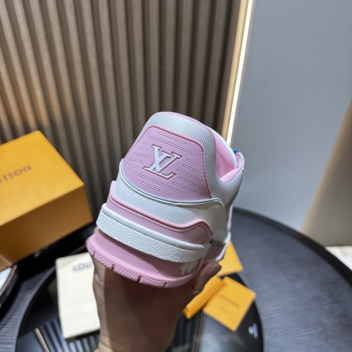 LV snekaers 235