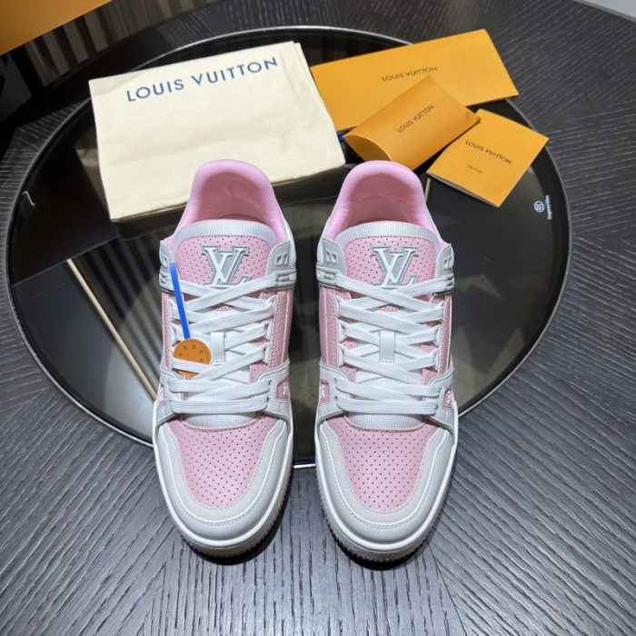 LV snekaers 235