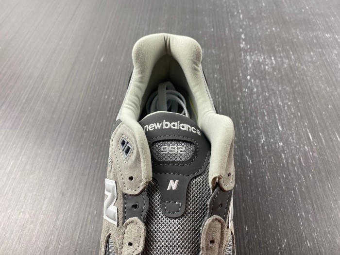 SNEAKER -202210131