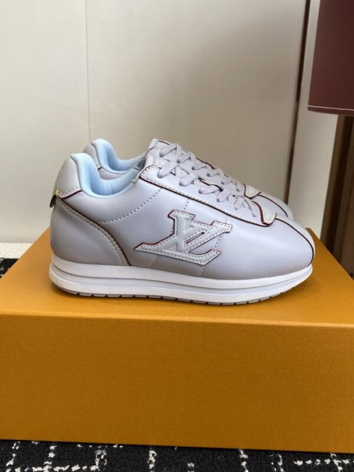 LV snekaers 221