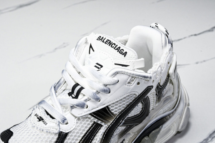 BALENCIAGA 43
