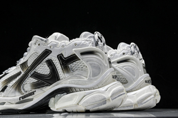 BALENCIAGA 43