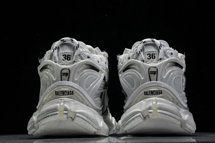 BALENCIAGA 43