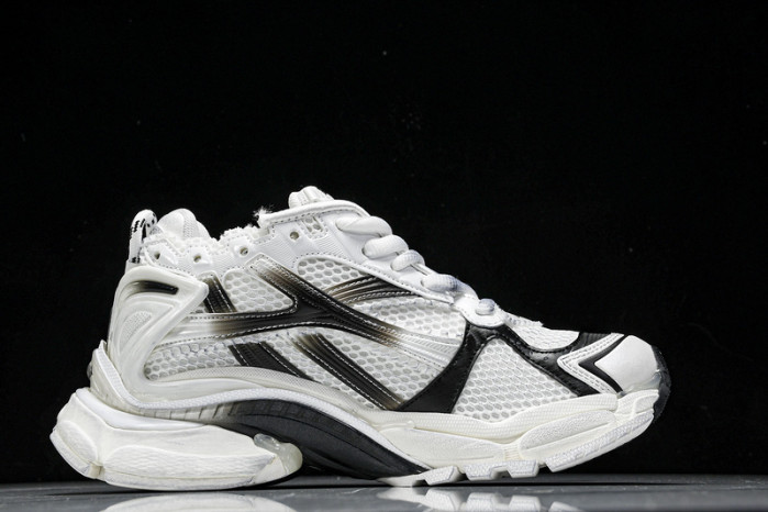 BALENCIAGA 43