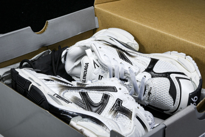 BALENCIAGA 43