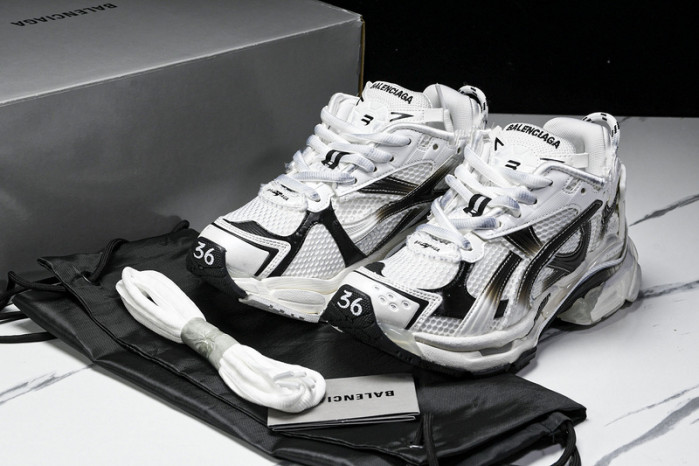 BALENCIAGA 43