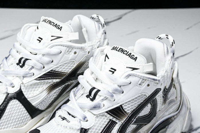 BALENCIAGA 43