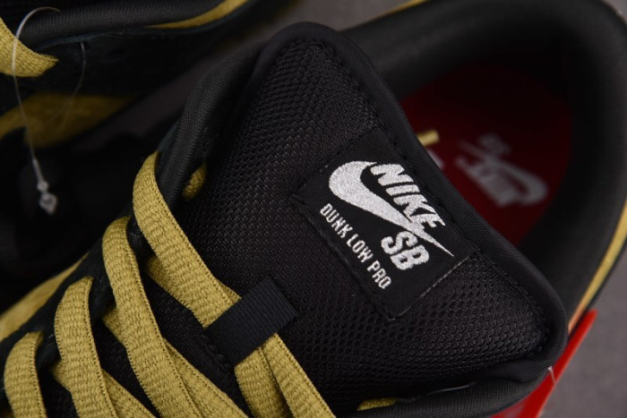 NK SB Dunk Low Supreme 94 Camper Green-HQ8487-300