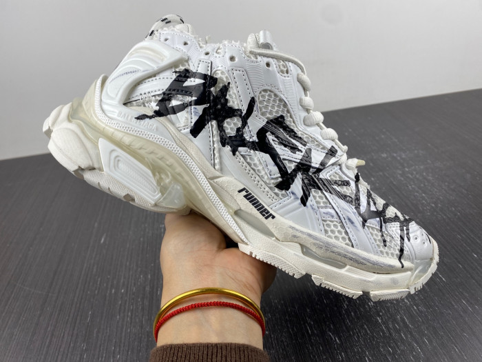SNEAKER RUNNER 03