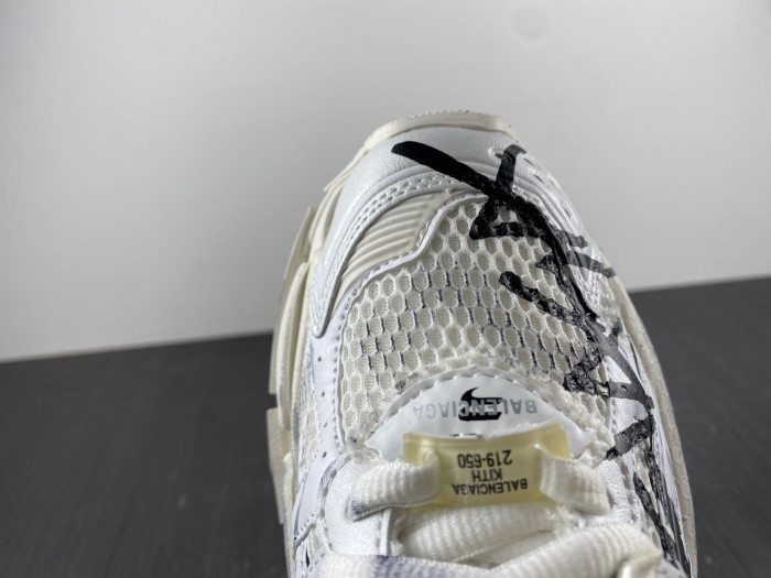 SNEAKER RUNNER 03