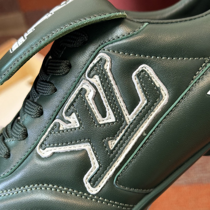 LV snekaers 130