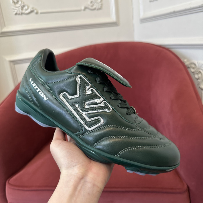 LV snekaers 130