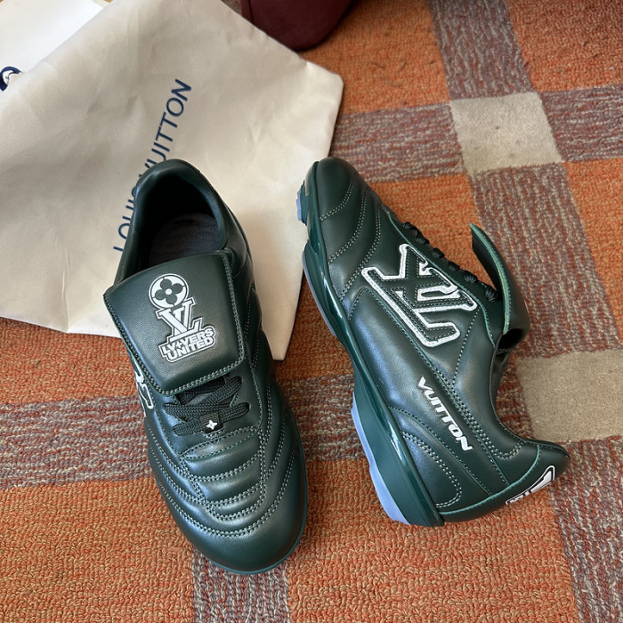 LV snekaers 130