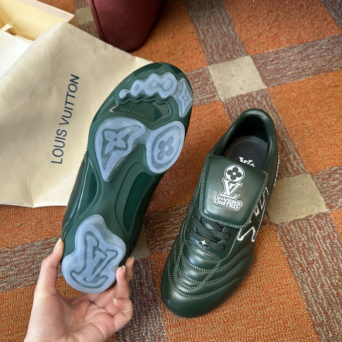 LV snekaers 130