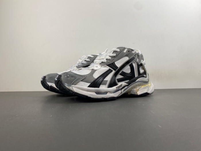 SNEAKER RUNNER 52