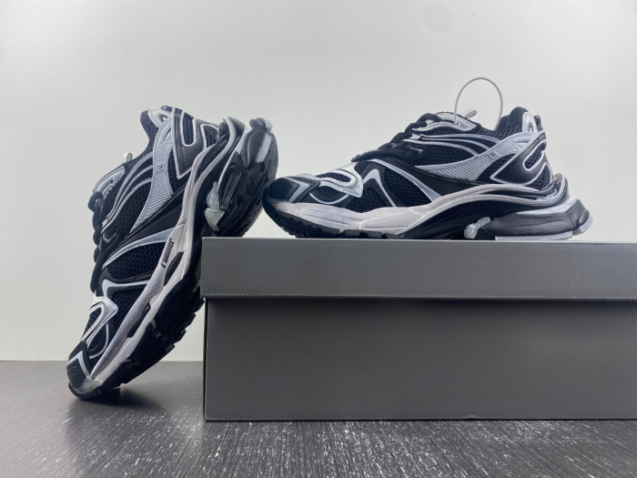 SNEAKER RUNNER 31