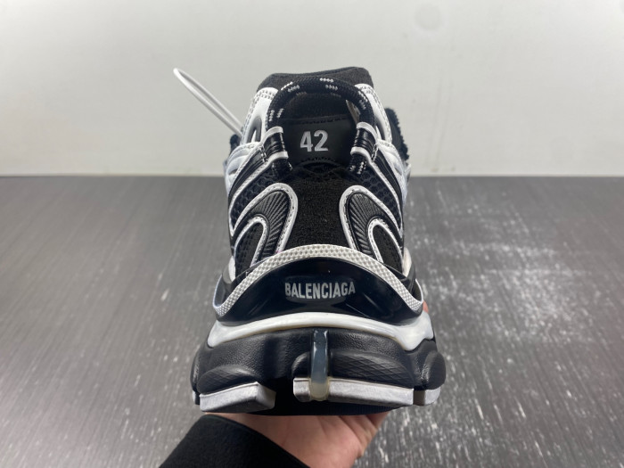 SNEAKER RUNNER 31
